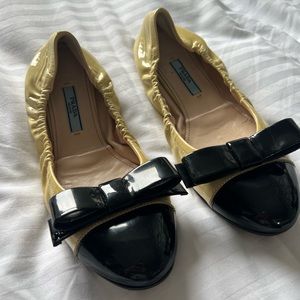 PRADA FLATS - ballerina inspired black and white